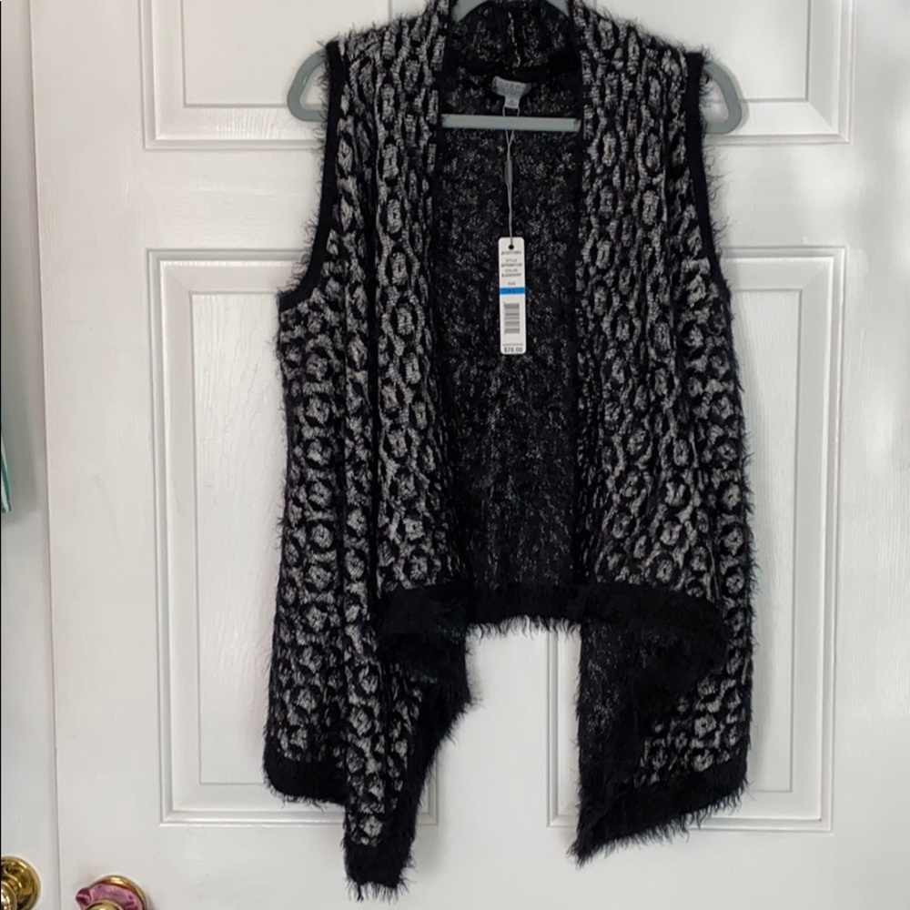 NWT Joseph A.Black/white sweater XL